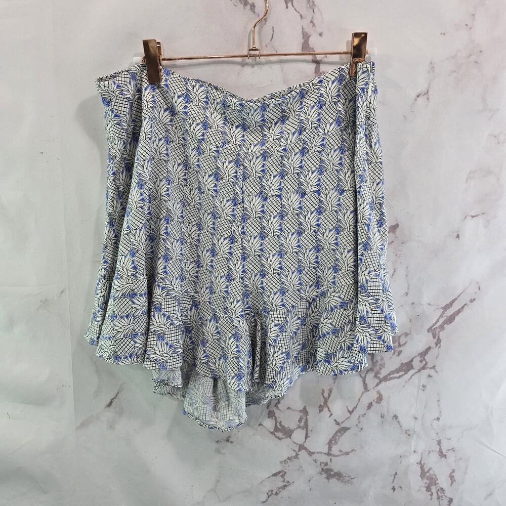 Anthropologie Shorts Women 8 Blue White Pineapple High Rise Imelda Ruffle Maeve